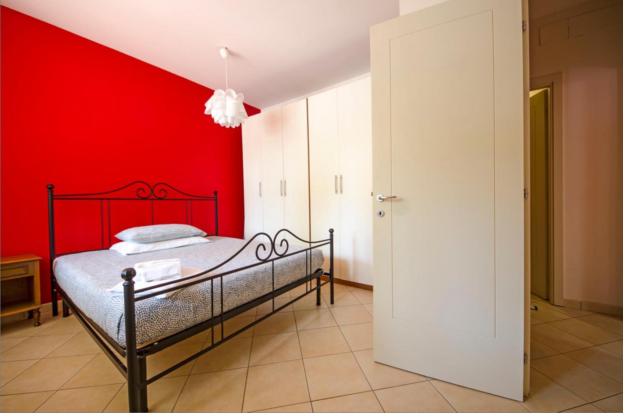 Dante Apartment *
